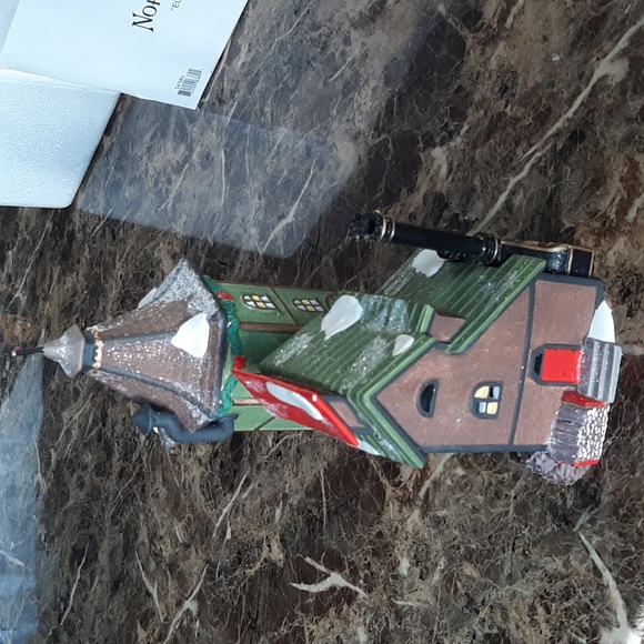 Dept 56 Elfin Forge and Assembly Shop - Picture 4 of 9